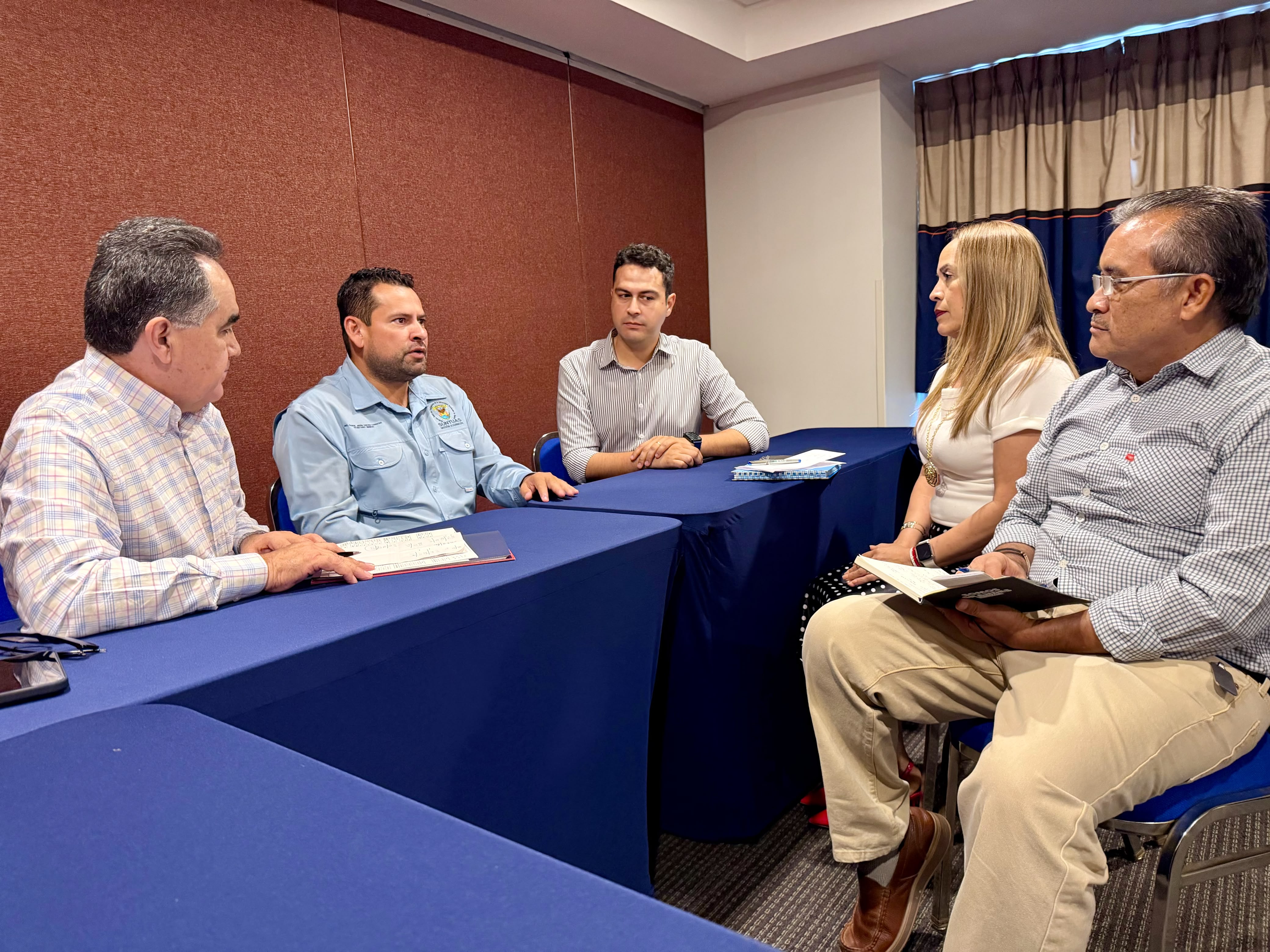 Realizan encuentro el Rector Jesús Madueña y líderes del SUNTUAS; analizan el avance de las gestiones para cumplir con los derechos laborales