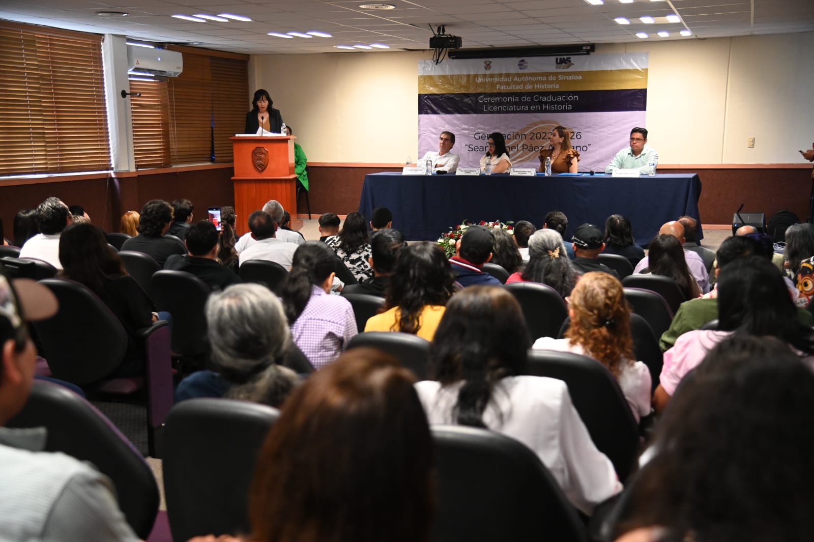 Nuevos historiadores de la UAS asumen el compromiso de preservar el pasado y generar conciencia histórica; egresa la generación 2022–2026