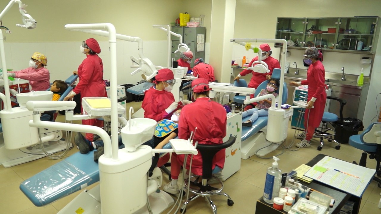 El 85% de los niños en edad escolar padece caries temprana infantil; especialista de la UAS advierte que frena el desarrollo físico y emocional