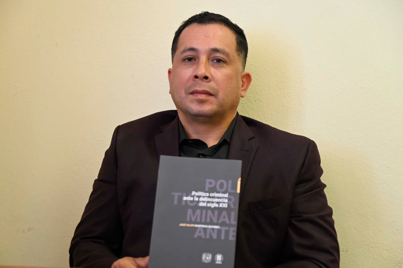 Fruto de 6 años de investigación: Destacan publicación de académico de la UAS en el Instituto de Investigaciones Jurídicas de la UNAM sobre política criminal