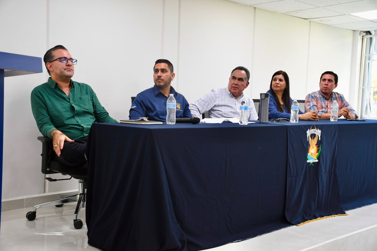 Encabeza el Rector Jesús Madueña reunión de evaluación y logística en la Unidad Regional Sur; supervisa acciones de infraestructura y conectividad previo al ciclo escolar