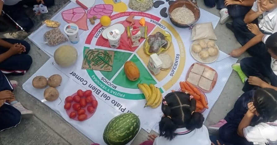 Promueve la UAS el uso de loncheras saludables para garantizar el desarrollo infantil; agua natural y alimentos sin sellos, la fórmula nutritiva