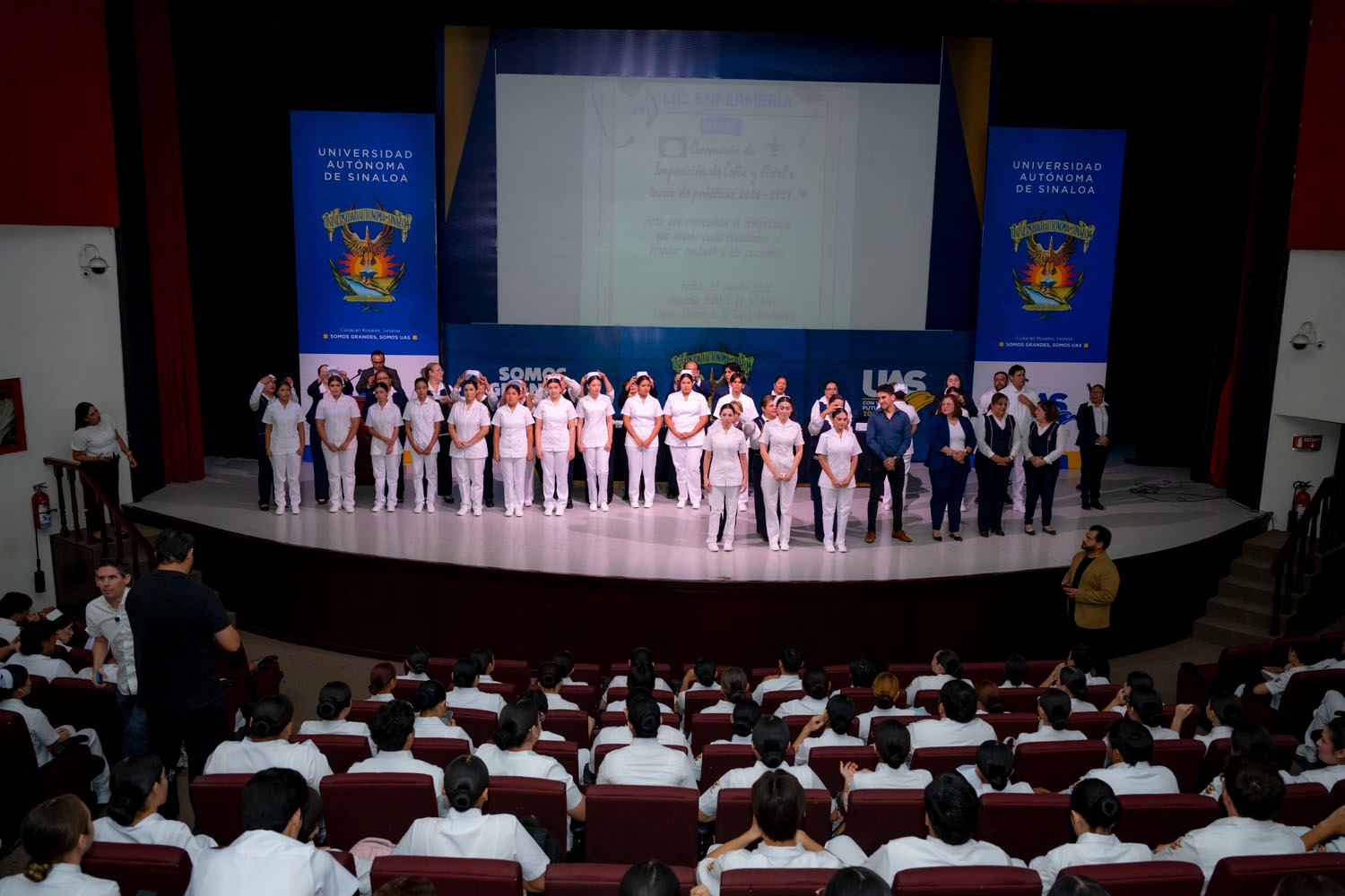 En el marco de su 92° aniversario, la Facultad de Enfermería Culiacán de la UAS realiza la tradicional Imposición de Cofias y Fístoles a más de 800 estudiantes