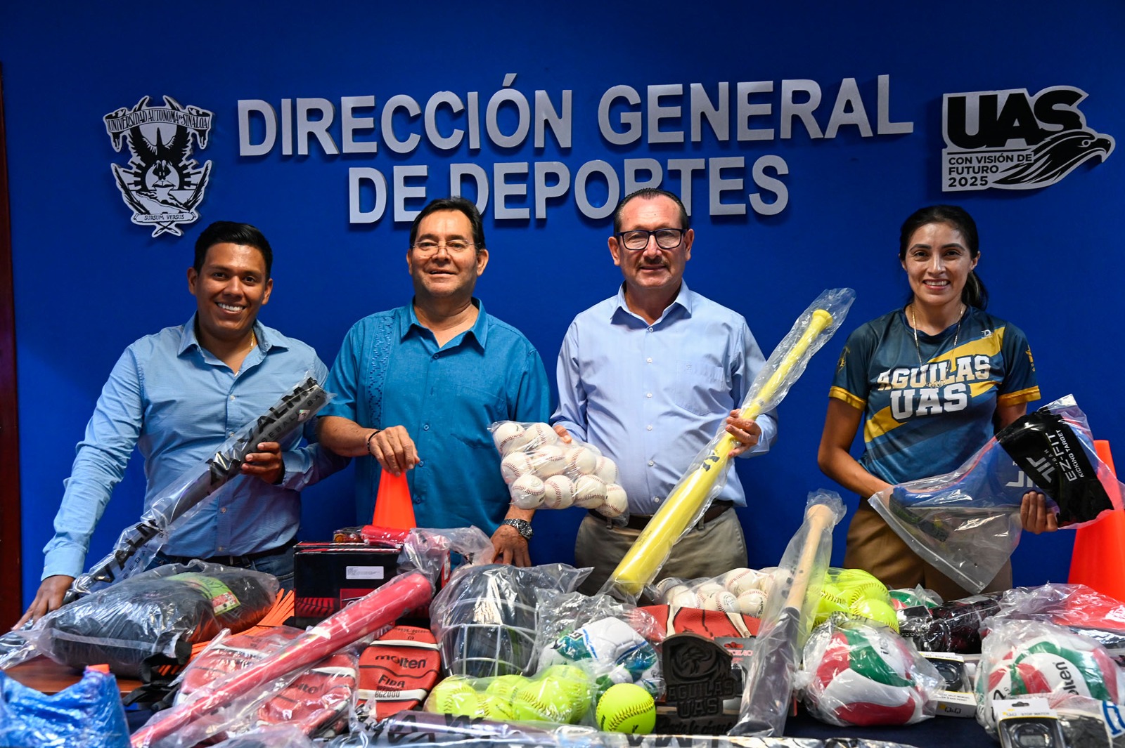Entrega la UAS material deportivo a las Unidades Regionales para fortalecer la preparación de atletas y entrenadores durante el ciclo 2026-2027