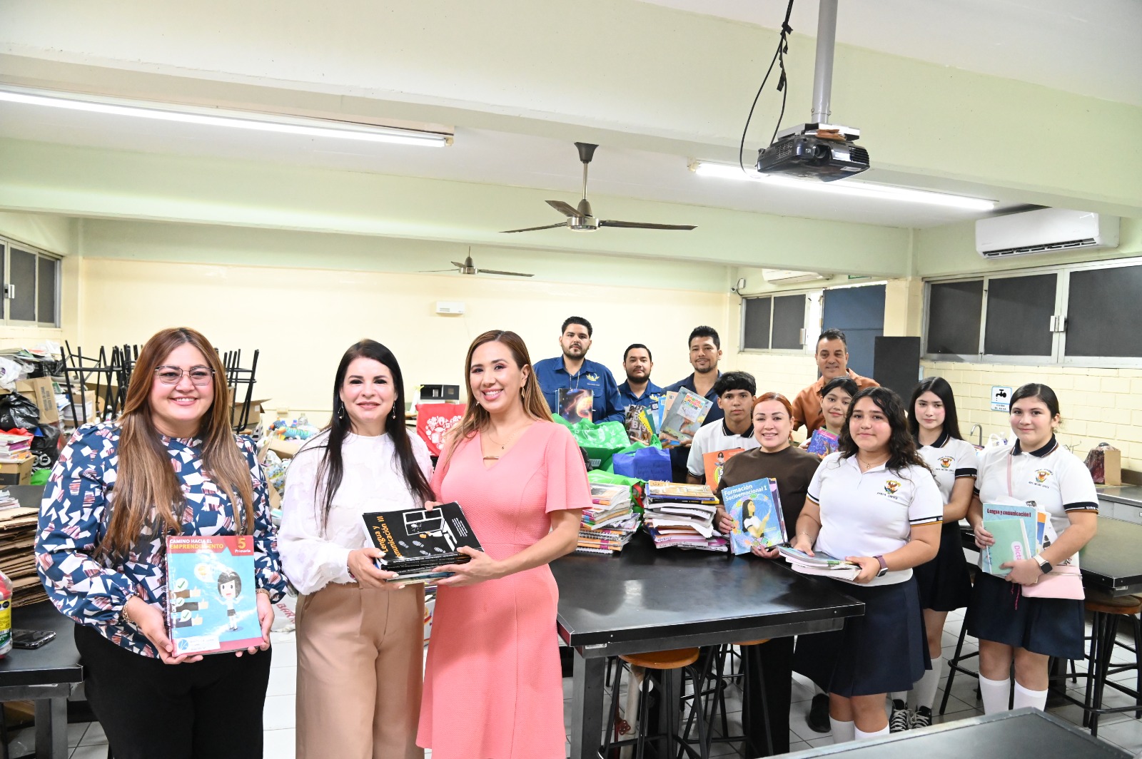 La Preparatoria Emiliano Zapata fortalece la cultura del reciclaje en la UAS con la entrega de más de una tonelada de materiales a Bienestar Universitario