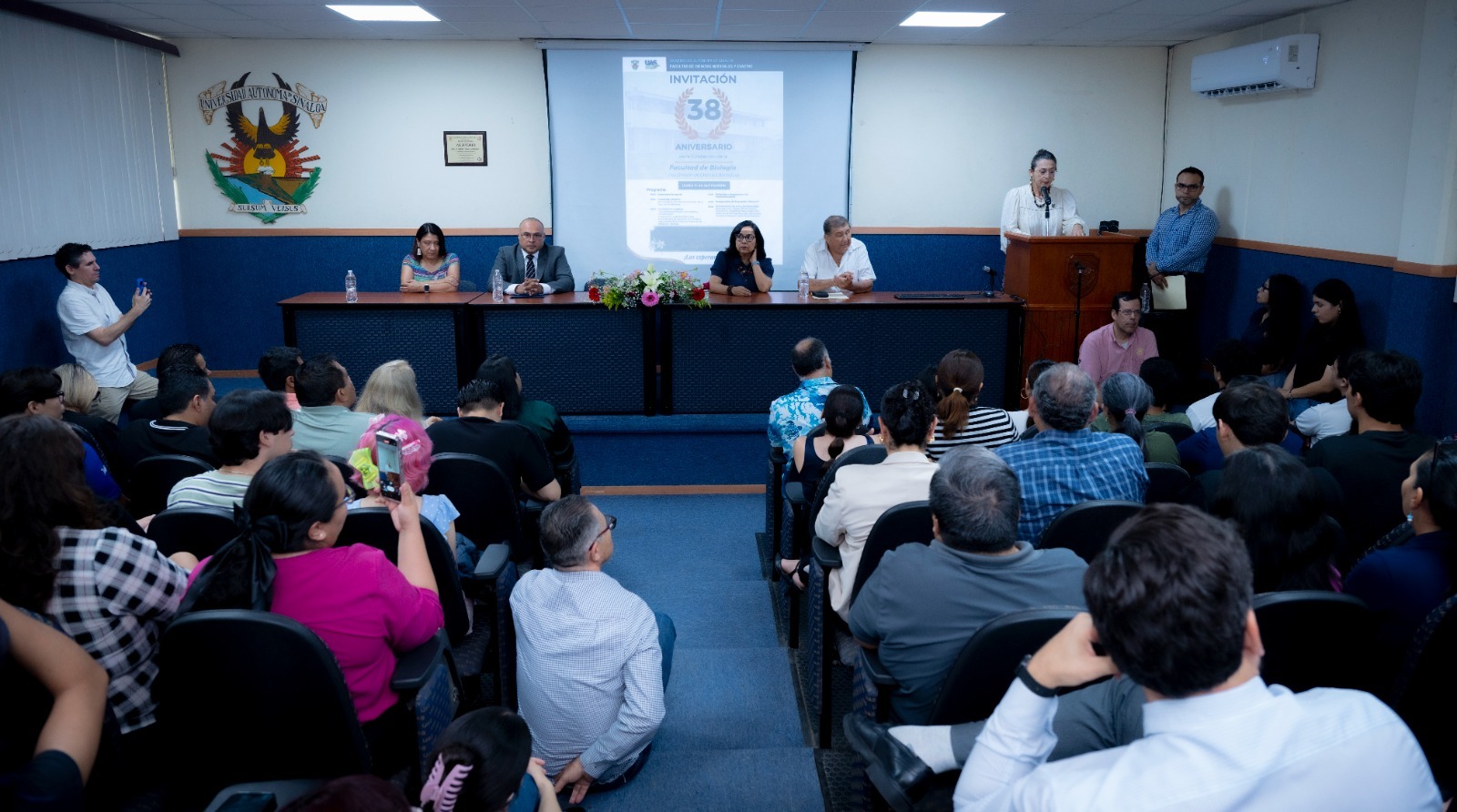 La historia de la Biología en la UAS se escribe con ciencia, vocación y legado: la FACINE conmemora 38 años y homenajea a Rogelio Sosa Pérez