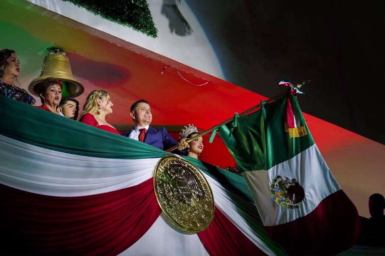¡VIVA MÉXICO! ¡VIVA ANGOSTURA!