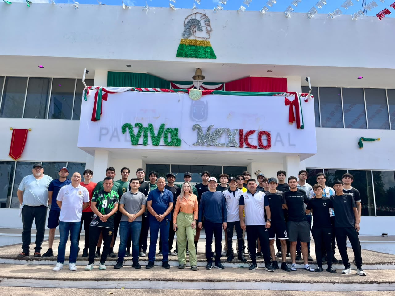 PRESIDENTE MUNICIPAL ALBERTO “EL CAPY” RIVERA ABANDERA A DEPORTISTAS ANGOSTURENSES QUE PARTICIPARÁN EN EL ESTATAL DEPORTIVO INDÍGENA 2026
