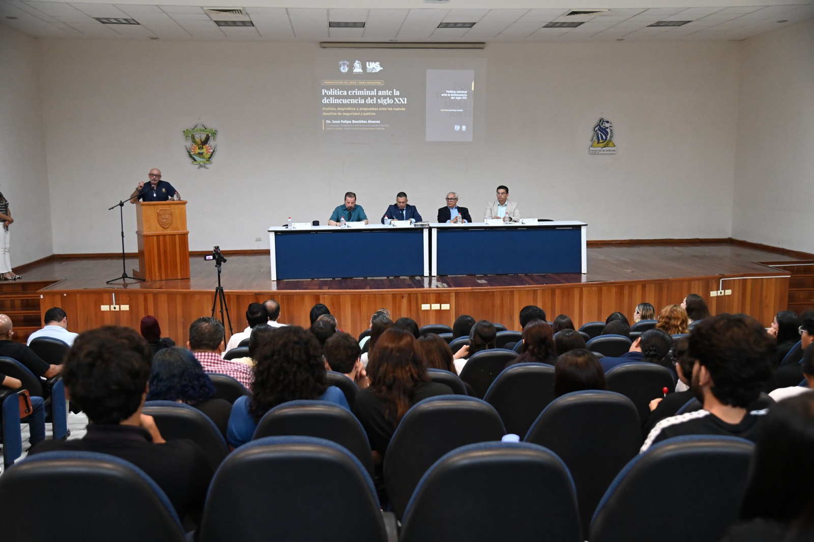 Fruto de seis años de investigación y dictaminación internacional, el penalista José Felipe Bastidas entrega su legado bibliográfico a la comunidad de la UAS