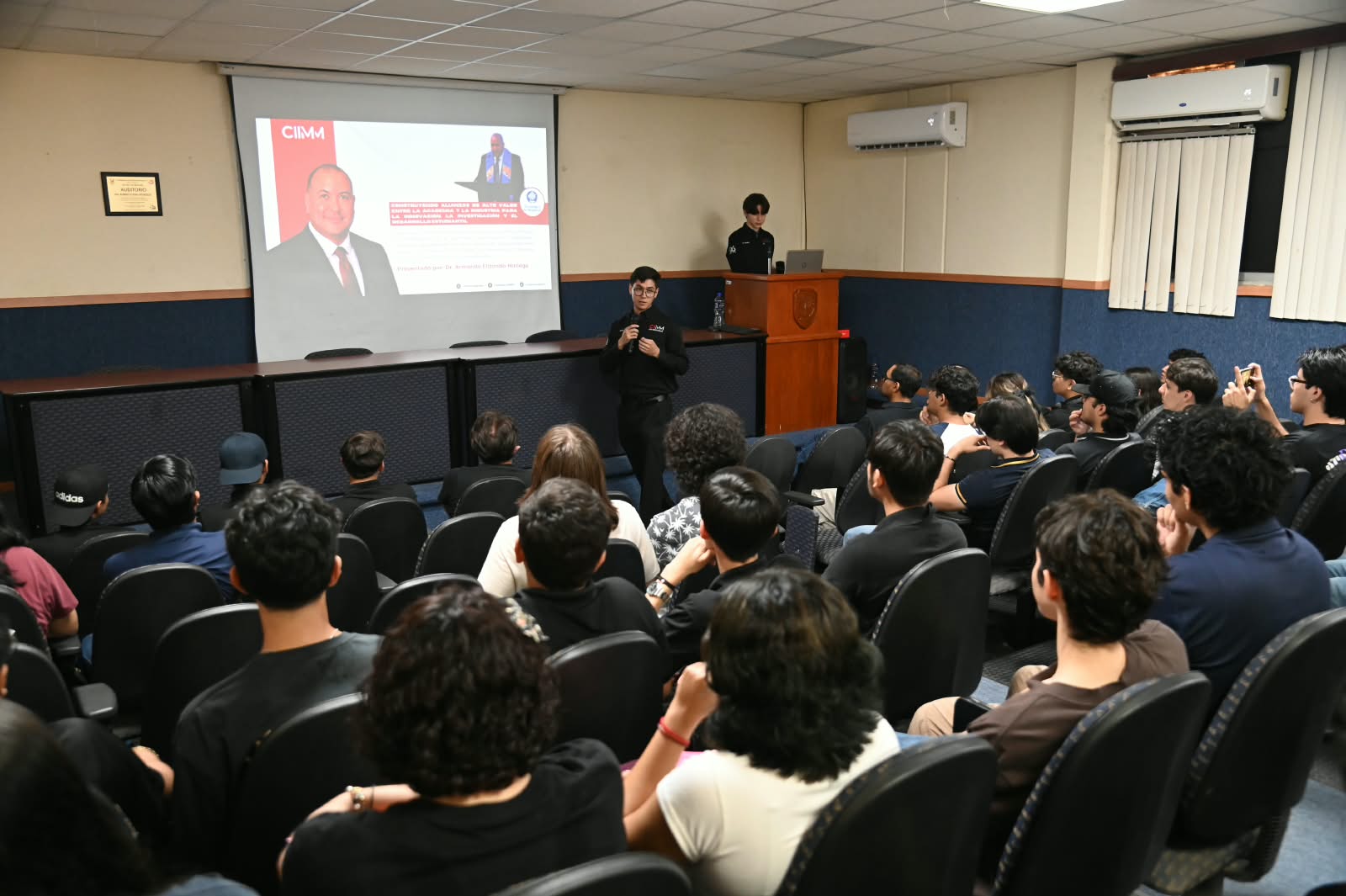 Fortalece la UAS lazos interinstitucionales con el ITH para acercar a estudiantes de Físico-Matemáticas a expertos de la NASA y la industria automotriz