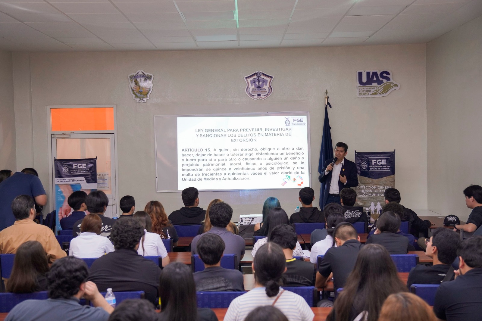 Ofrecen la Unidad Académica de Criminalística de la UAS y la FGE herramientas e información preventiva a sus alumnos para evitar caer en estafas telefónicas