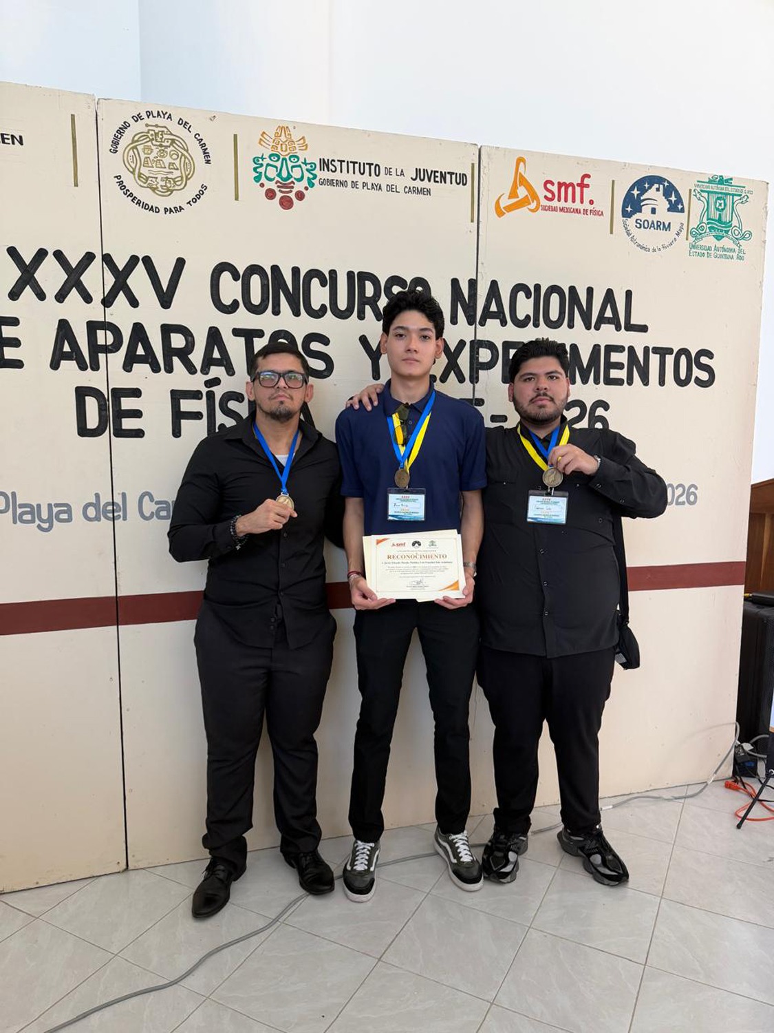 Estudiantes de la Preparatoria Dr. Salvador Allende de la UAS conquistan el primer lugar nacional en física, con proyecto experimental de bajo costo sobre el número de Reynolds