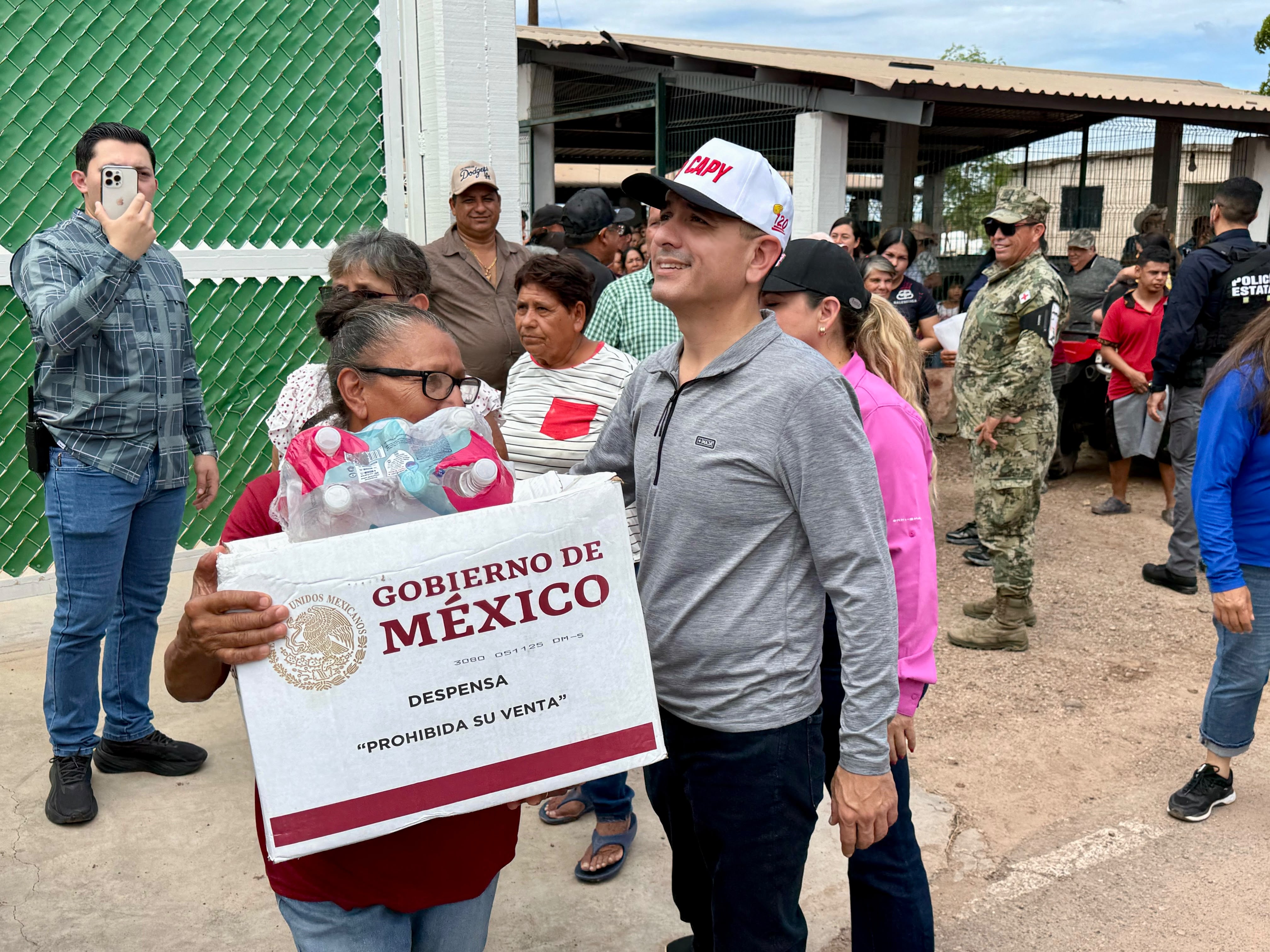 ENTREGA DE DESPENSAS EN PLAYA COLORADA